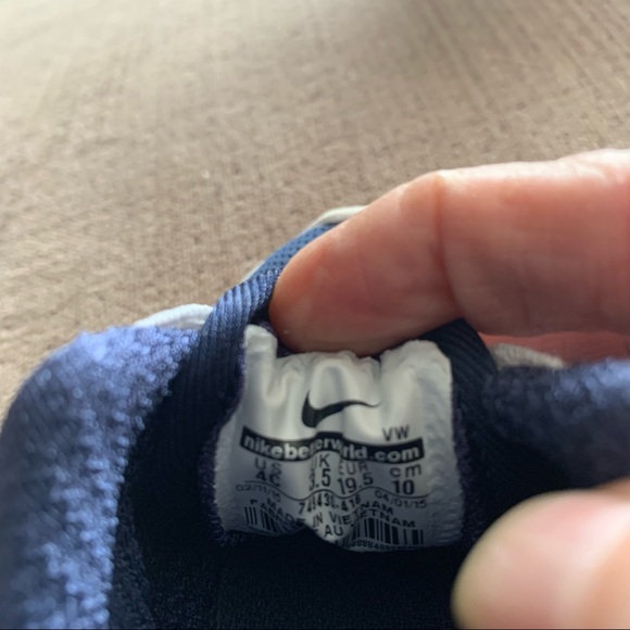 Toddler Nike Roshe Run. - Picture 4 of 4